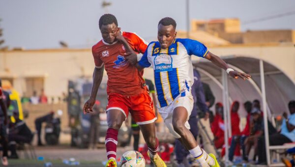 Foot : AJEL de Rufisque garde les commandes, mais Teungueth FC reste en embuscade  : la bataille pour le trône de la Ligue 1 fait rage.