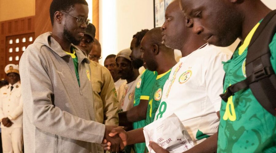 CAN 2025 : Bassirou Diomaye Faye soutient les supporters sénégalais libérés avec 2 millions FCFA et un mouton.