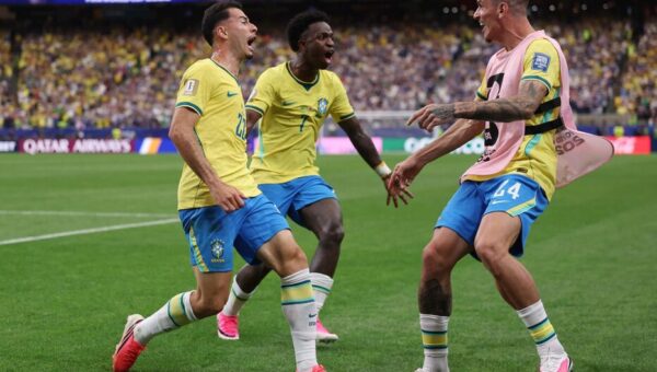 Le Brésil arrache sa qualification au bout du suspense et élimine le Japon