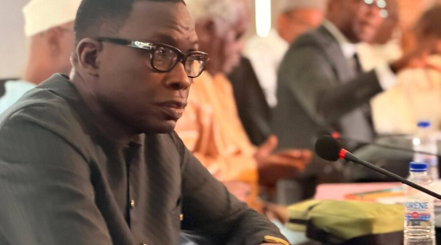Refondation de l’éducation : Ibrahima Sall participe à une rencontre historique avec les anciens ministres