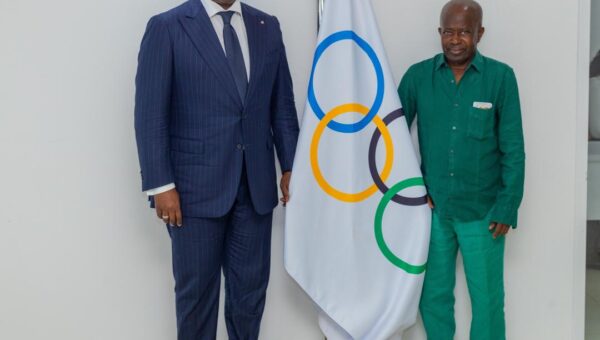 Dakar 2026 : le ministre de l’Intérieur rend une visite de courtoisie au COJOJ.