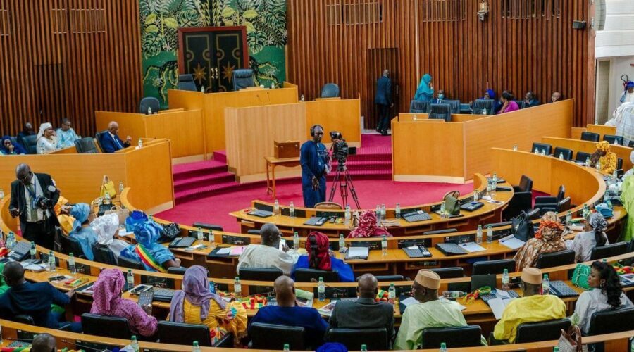 Programme « Un étudiant, un ordinateur » : les députés de Pastef dénoncent 48 milliards FCFA d’engagements et réclament une commission d’enquête