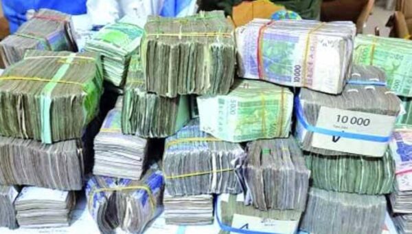 Ngaparou : un appel WhatsApp fait perdre 8 millions de FCFA à Pathé Diouf