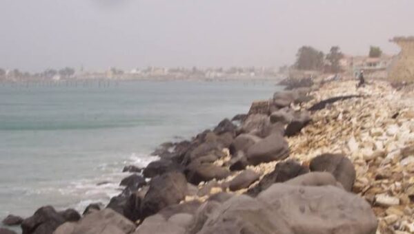 Rufisque face à l’avancée de la mer : l’inquiétude grandit sur le littoral