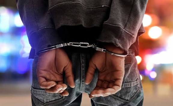 Intervention musclée à Thiaroye : deux policiers blessés en protégeant une mère menacée